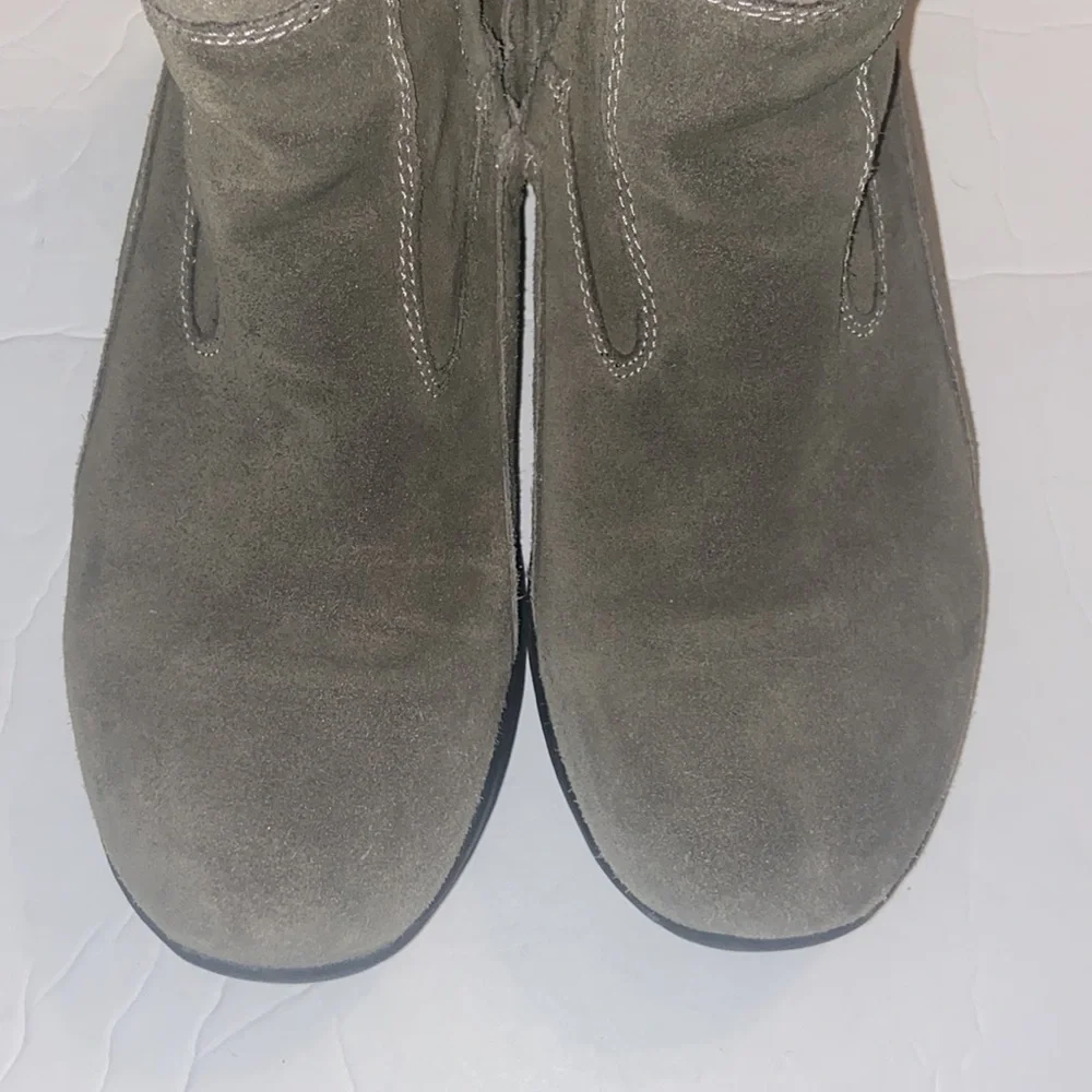 Lands End boots size 10B